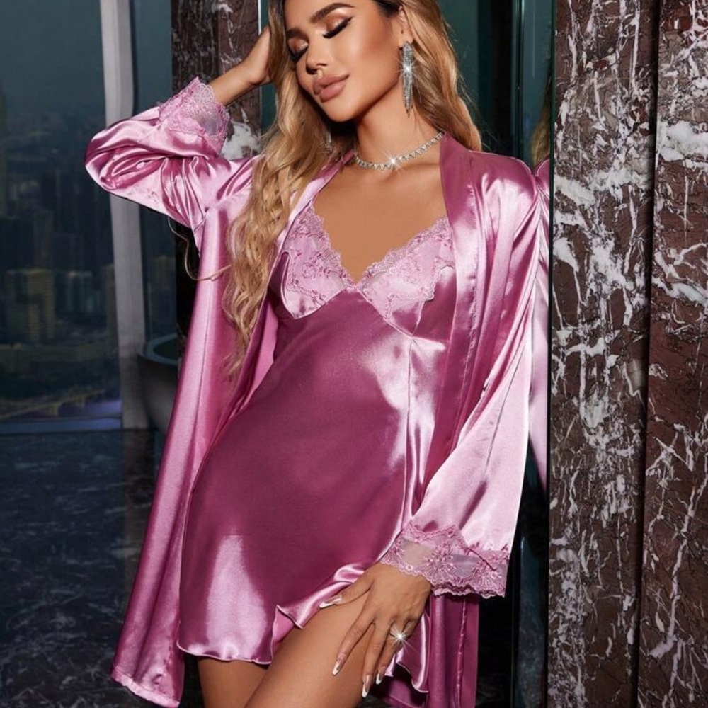 SilkySpell 2pcs Women Solid Color Lace Splice Cami Nightgown And Long Robe